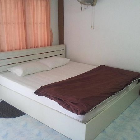 Baan Kanlaya Chonburi Bagian luar foto