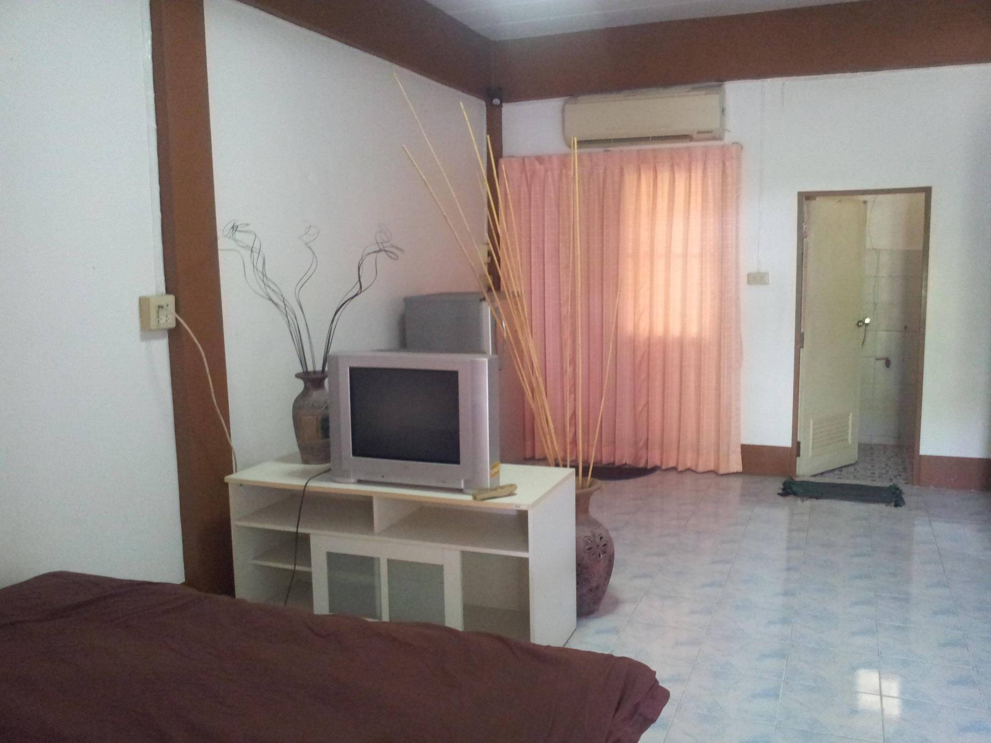 Baan Kanlaya Chonburi Bagian luar foto